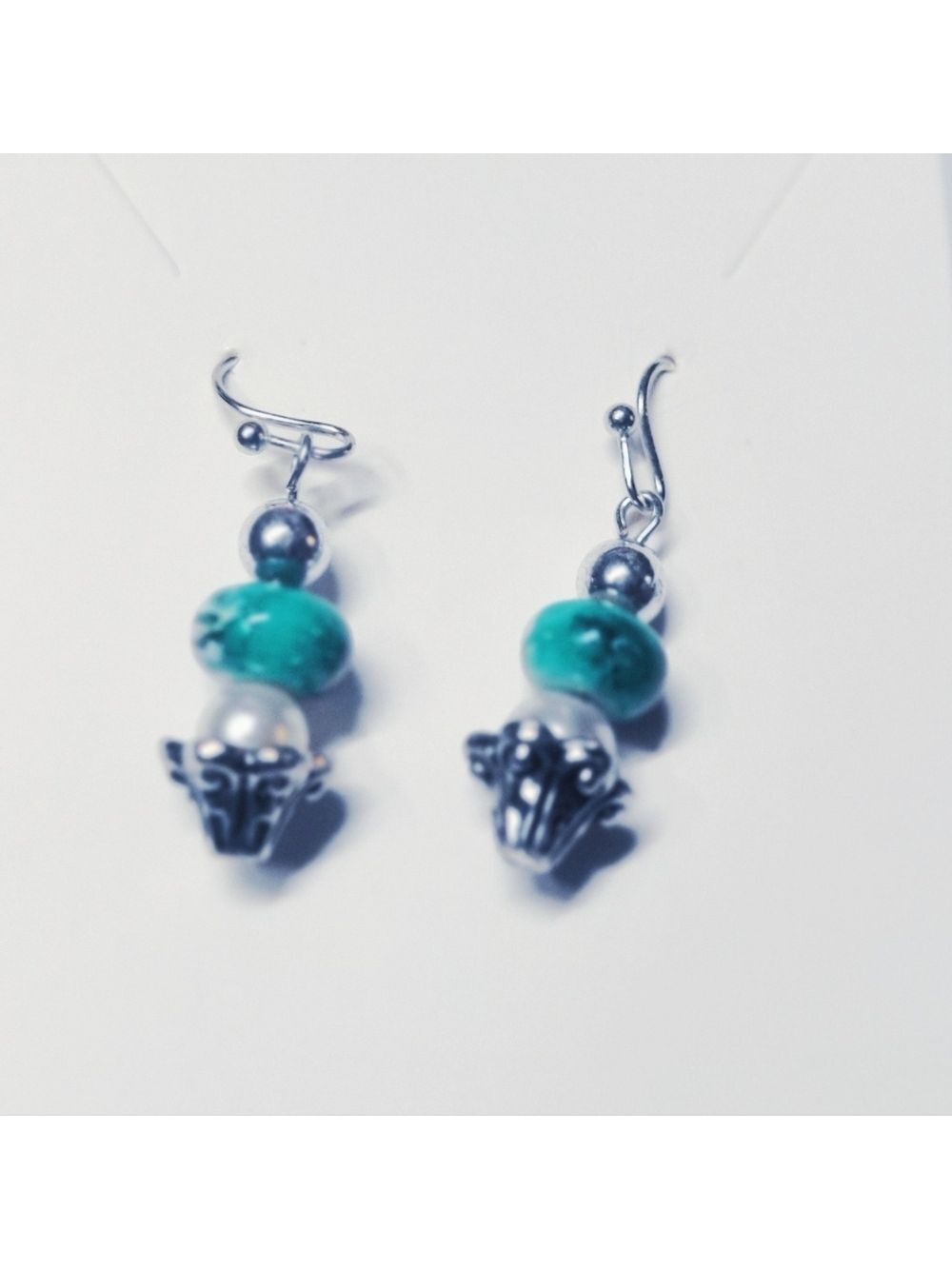 Green Glass Bead Tulip Dangle Earrings - Picture 4 of 5